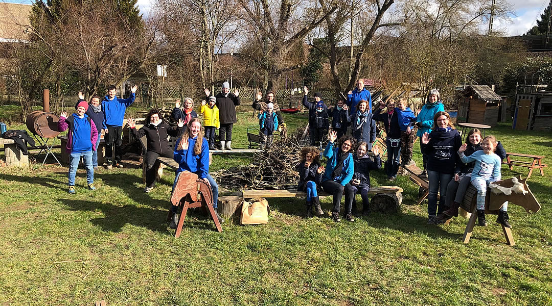 Team und Kinder der Kinder- und Jugendfarm
